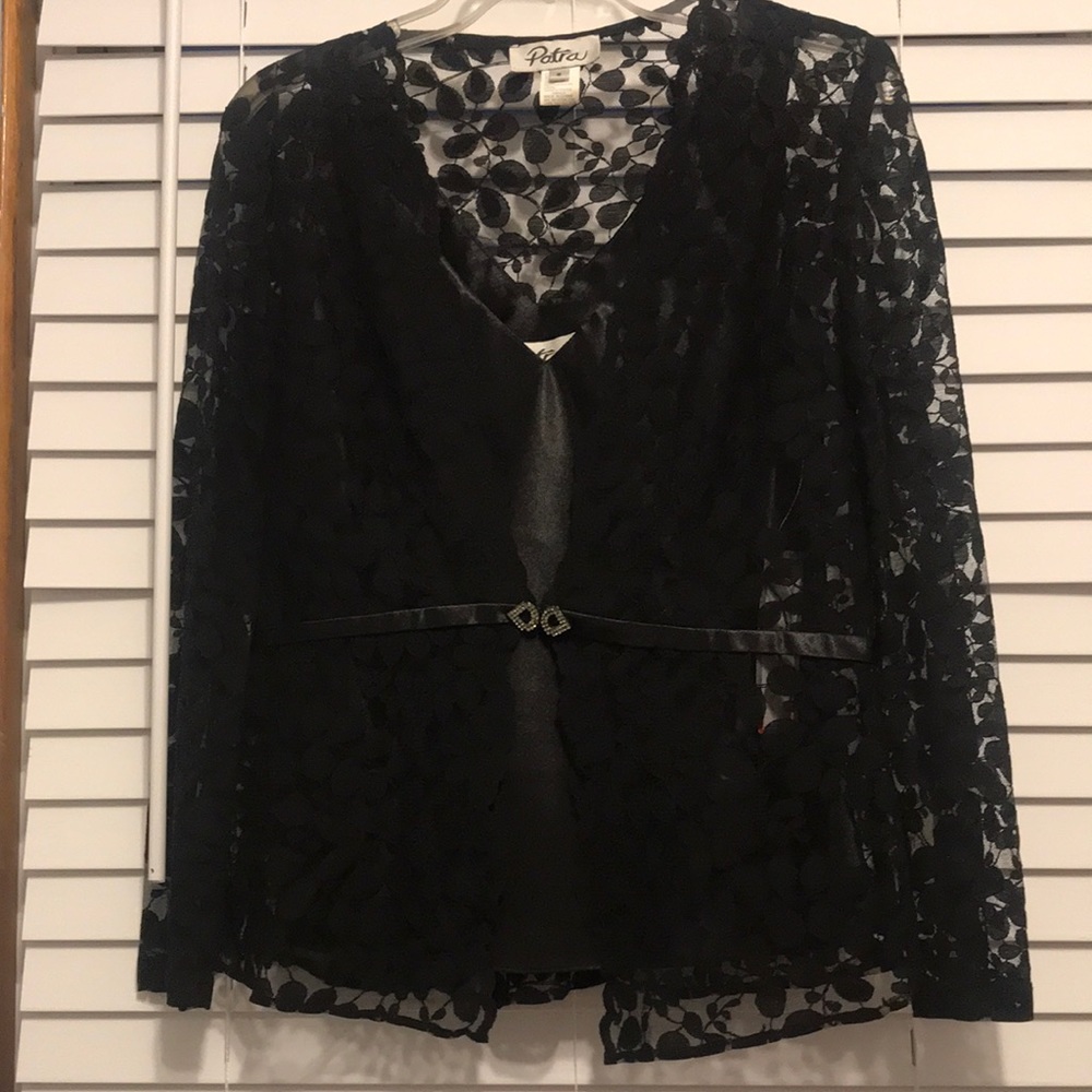 Women’s 2 piece lace jacket by Patra with shell size 8